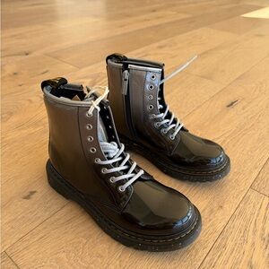 Dr. Martens Silver and Black Boots ombré glitter 3